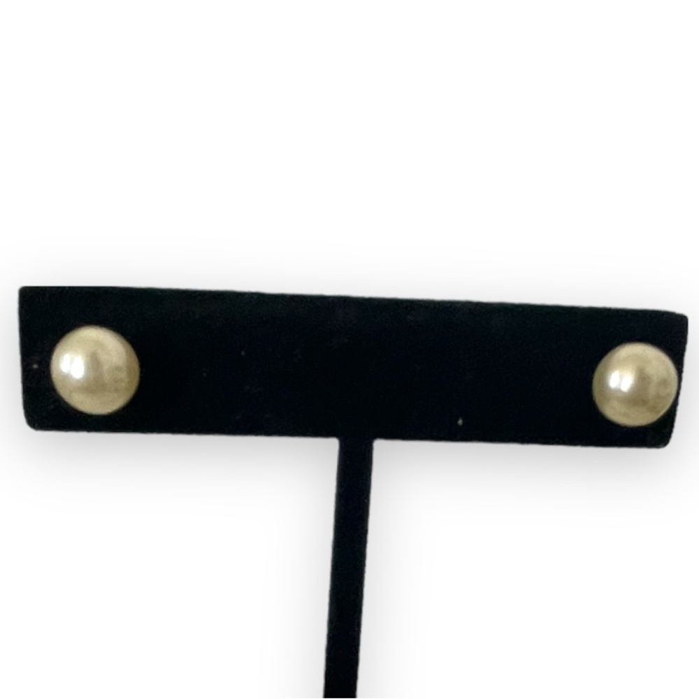 036: Vintage Faux pearl earrings